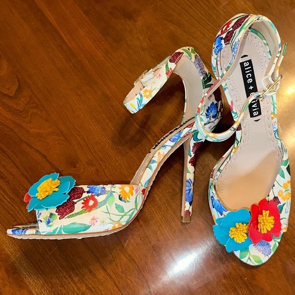 Alice + Olivia Shoes - Alice & Olivia x Stacey Bendet floral heels